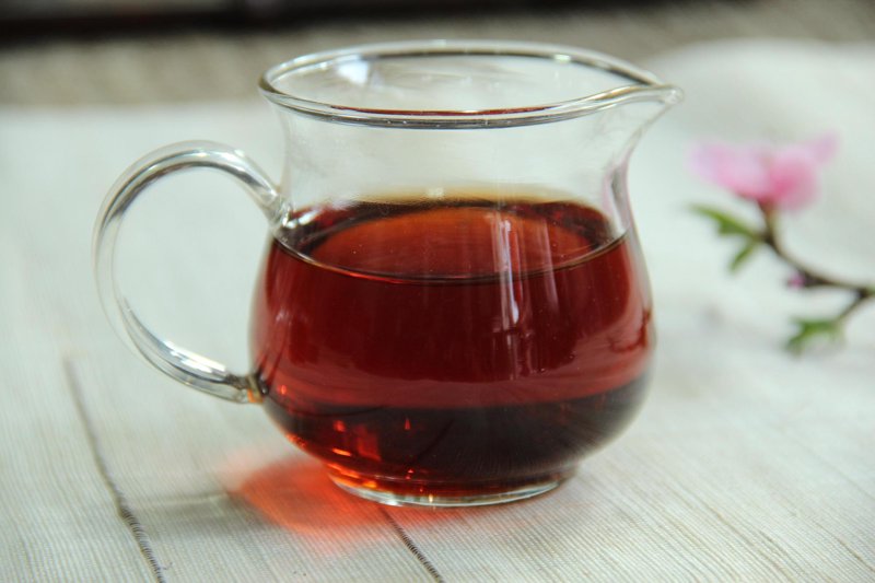 品味滇红茶：云南茶文化的独特魅力